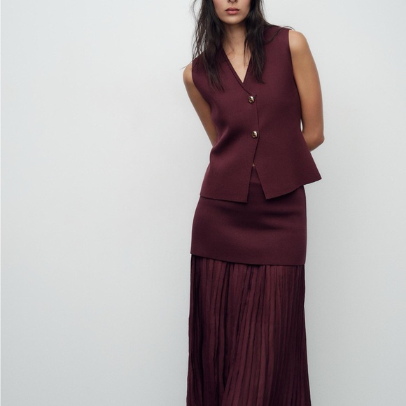 Zara SET (top & bottom) - Picture 2 of 5